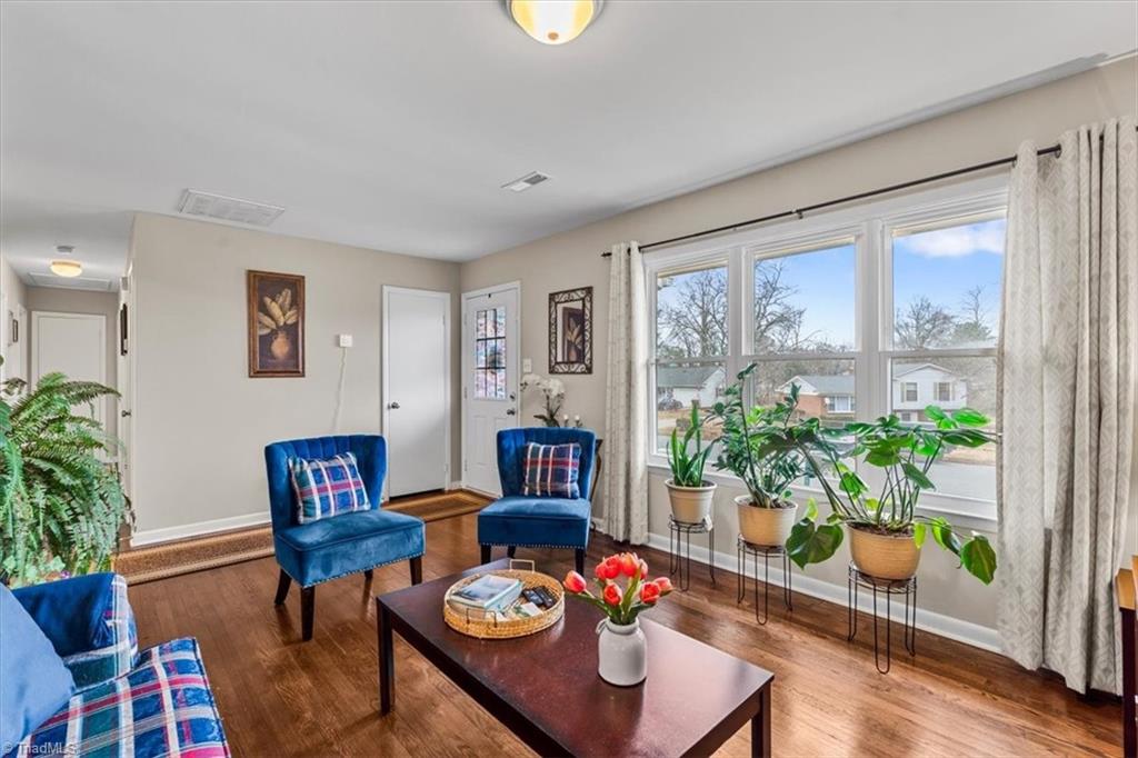 601 Runyon Drive High Point, NC 27260 - Photo 8 of 47