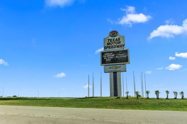 $472,449 | 1716 Shad Bush Drive, Fort Worth, TX 76131