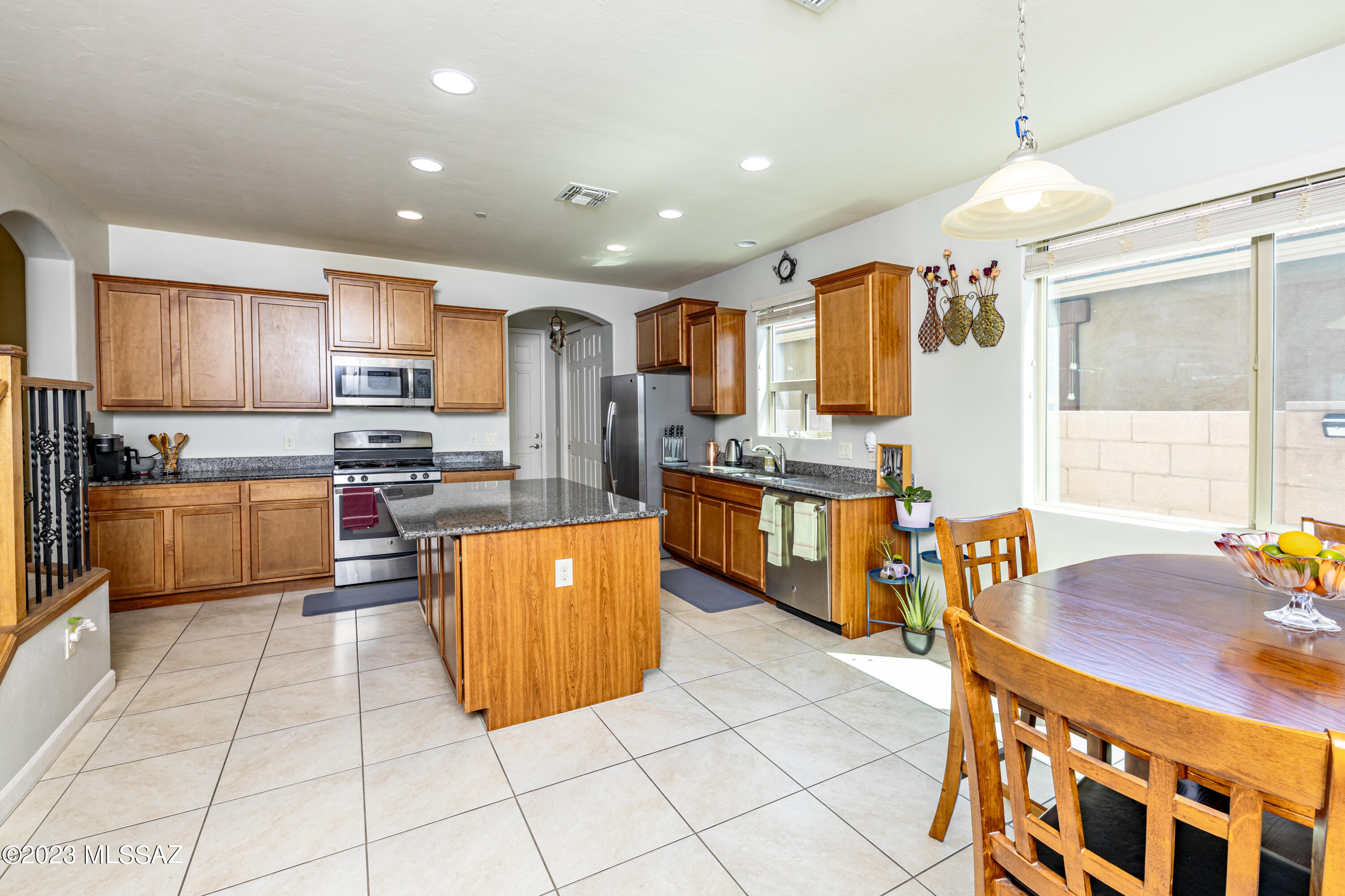 8479 North Gaetano Loop Tucson, AZ 85742 - Photo 12 of 27 Kitchen 01a