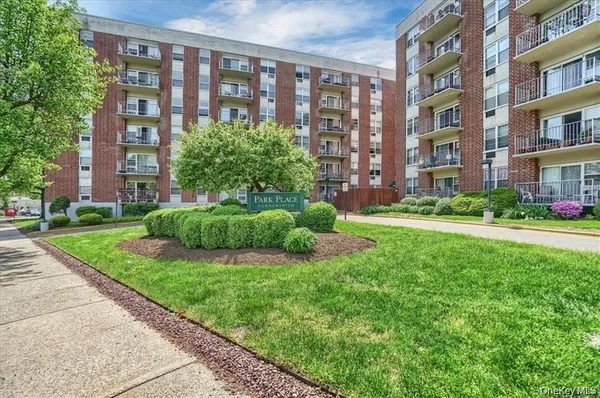 $335,000 | 35 Park Avenue, Unit 2R, Suffern, NY 10901