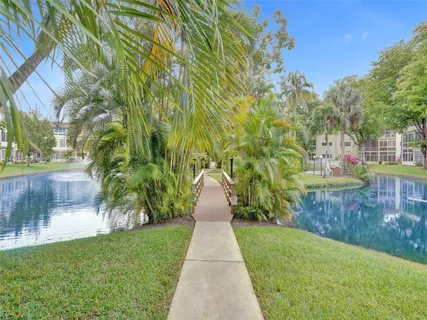 $72,000 | 5111 West Oakland Park Boulevard, Unit 105, Lauderdale Lakes, FL 33313