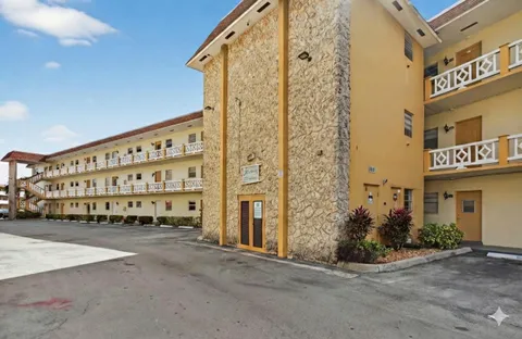 $72,000 | 5111 West Oakland Park Boulevard, Unit 105, Lauderdale Lakes, FL 33313