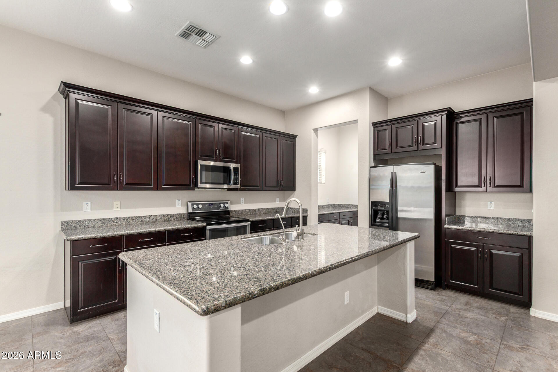 2960 East Derringer Way Gilbert, AZ 85297 - Photo 12 of 73 Kitchen