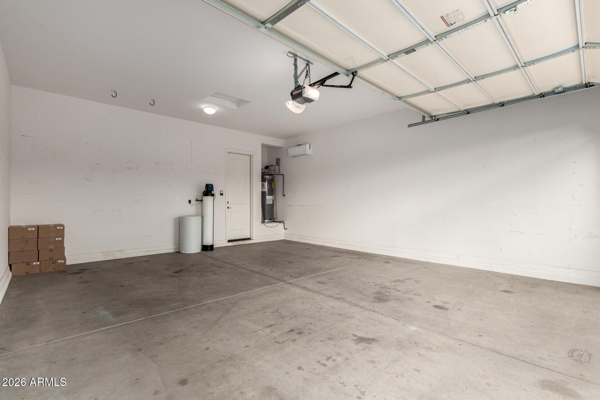 2960 East Derringer Way Gilbert, AZ 85297 - Photo 40 of 73 Air Conditioned Garage