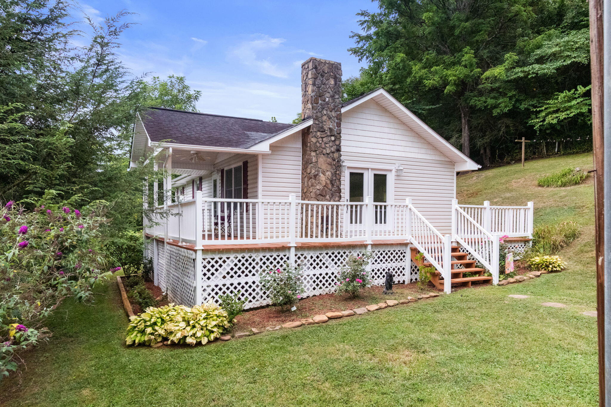 187 Muddy Branch Road Elizabethton, TN 37643 - Photo 1 of 18 1-web-or-mls-IMG_9032