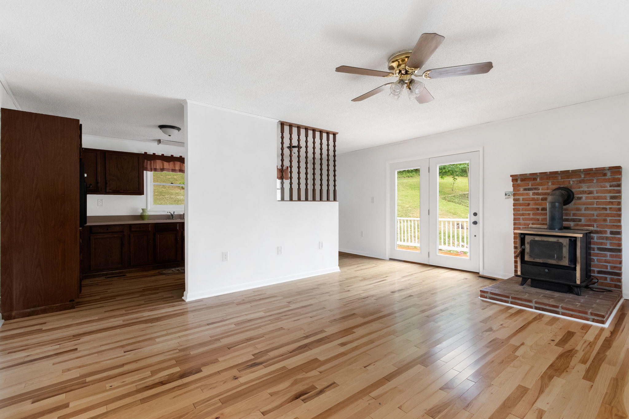 187 Muddy Branch Road Elizabethton, TN 37643 - Photo 4 of 18 2-web-or-mls-IMG_8979v