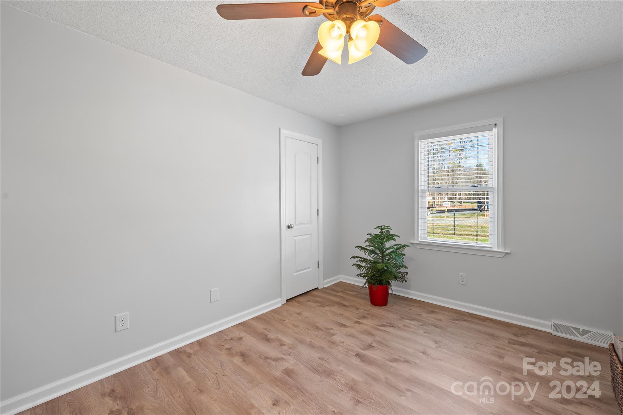 5709 Mingus Road Charlotte, NC 28216 - Photo 17 of 36 Gallery Image 17