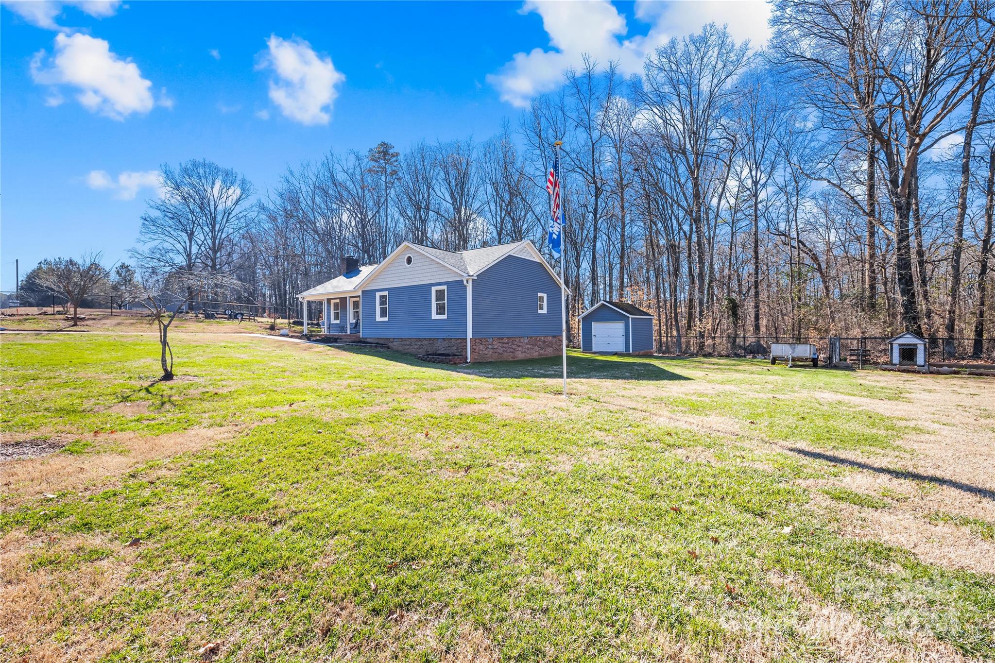 5709 Mingus Road Charlotte, NC 28216 - Photo 4 of 36 Gallery Image 4
