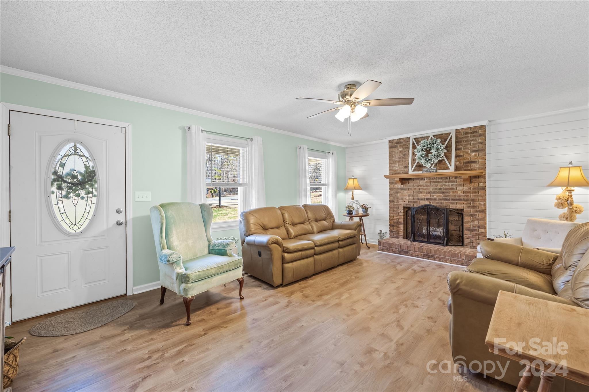 5709 Mingus Road Charlotte, NC 28216 - Photo 6 of 36 Gallery Image 6