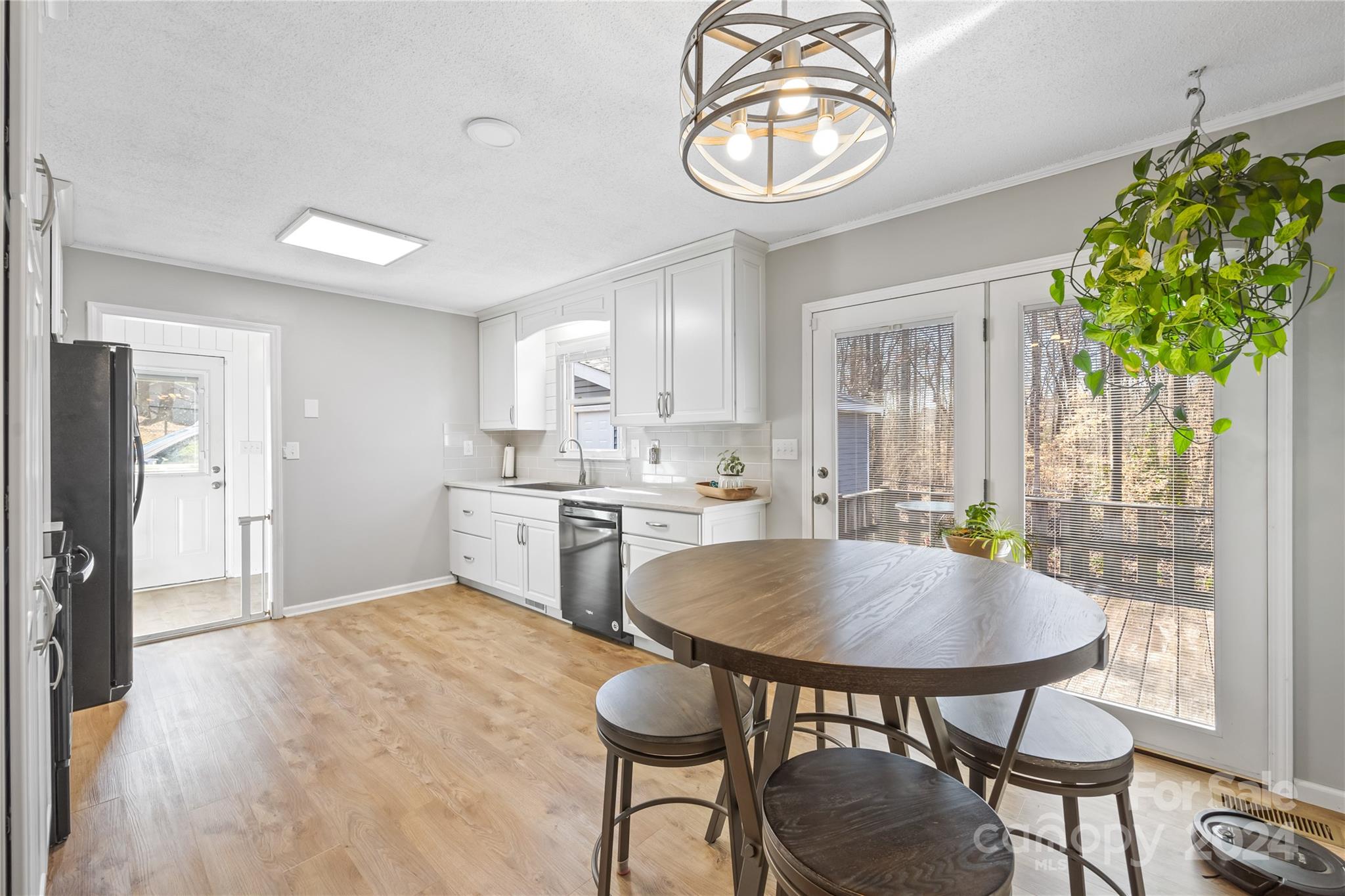 5709 Mingus Road Charlotte, NC 28216 - Photo 9 of 36 Gallery Image 9