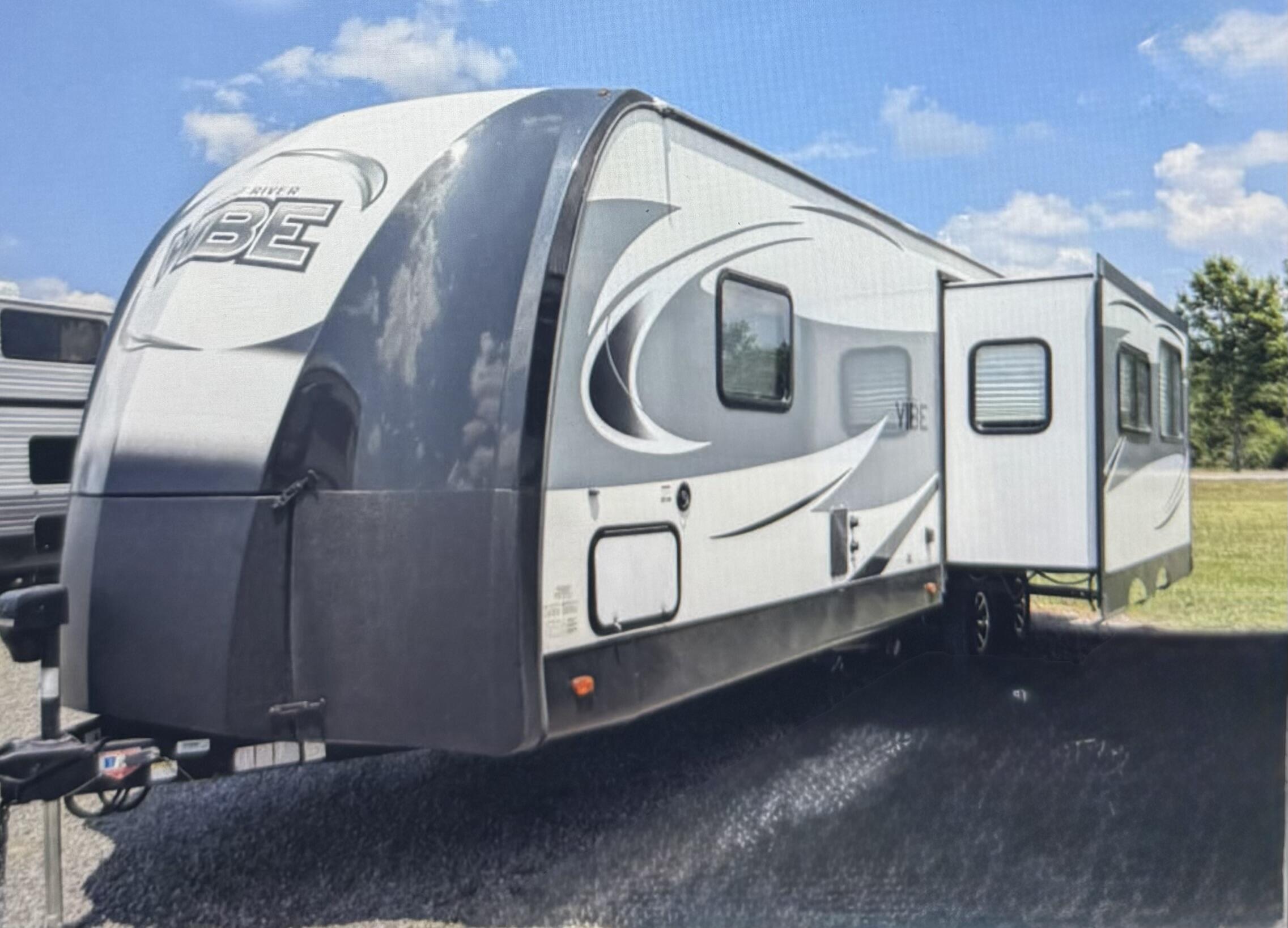 4386 South Laurel Road London, KY 40744 - Photo 13 of 35 Right side of camper with extension