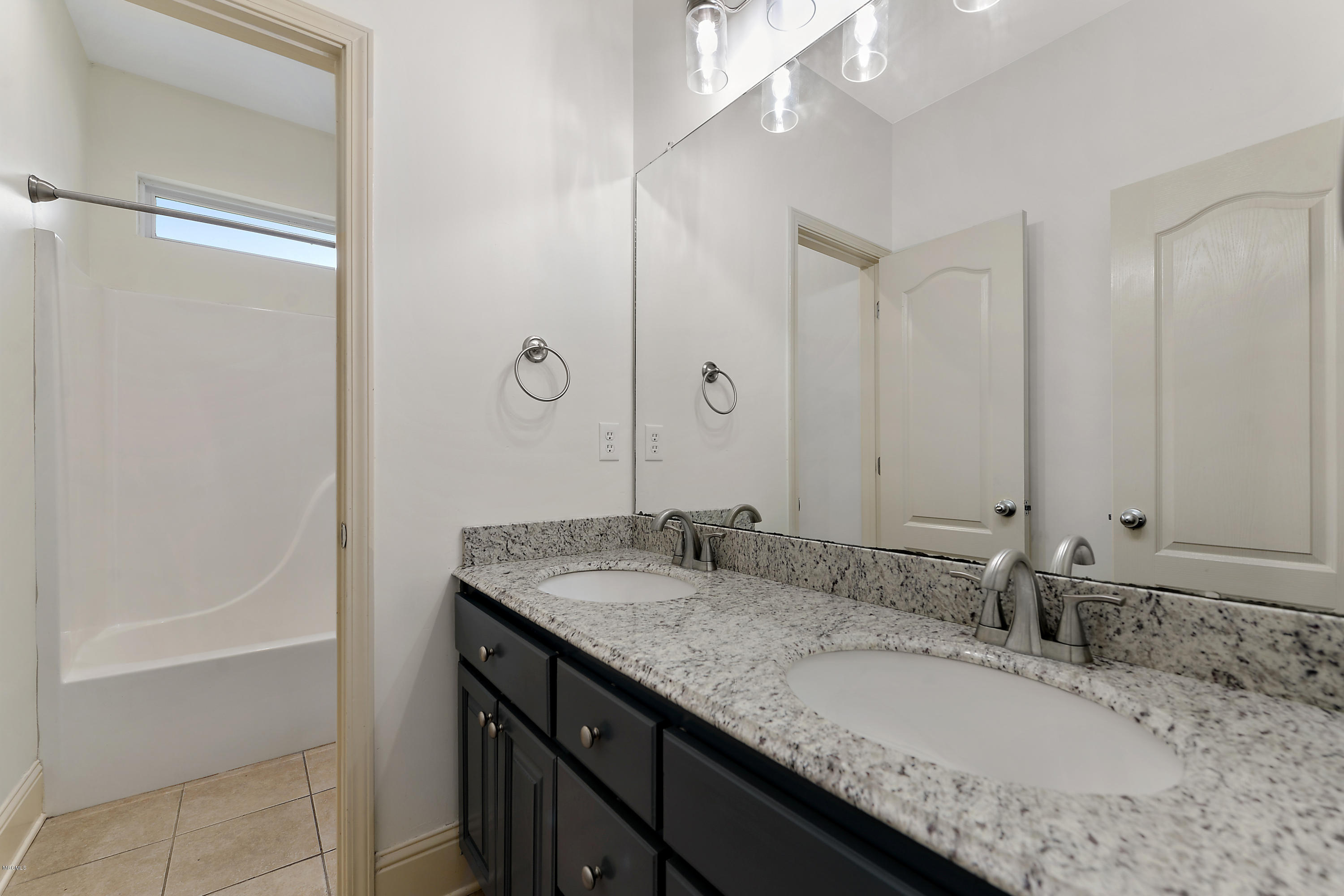 7832 Rue Morgan Ocean Springs, MS 39564 - Photo 19 of 27 021
