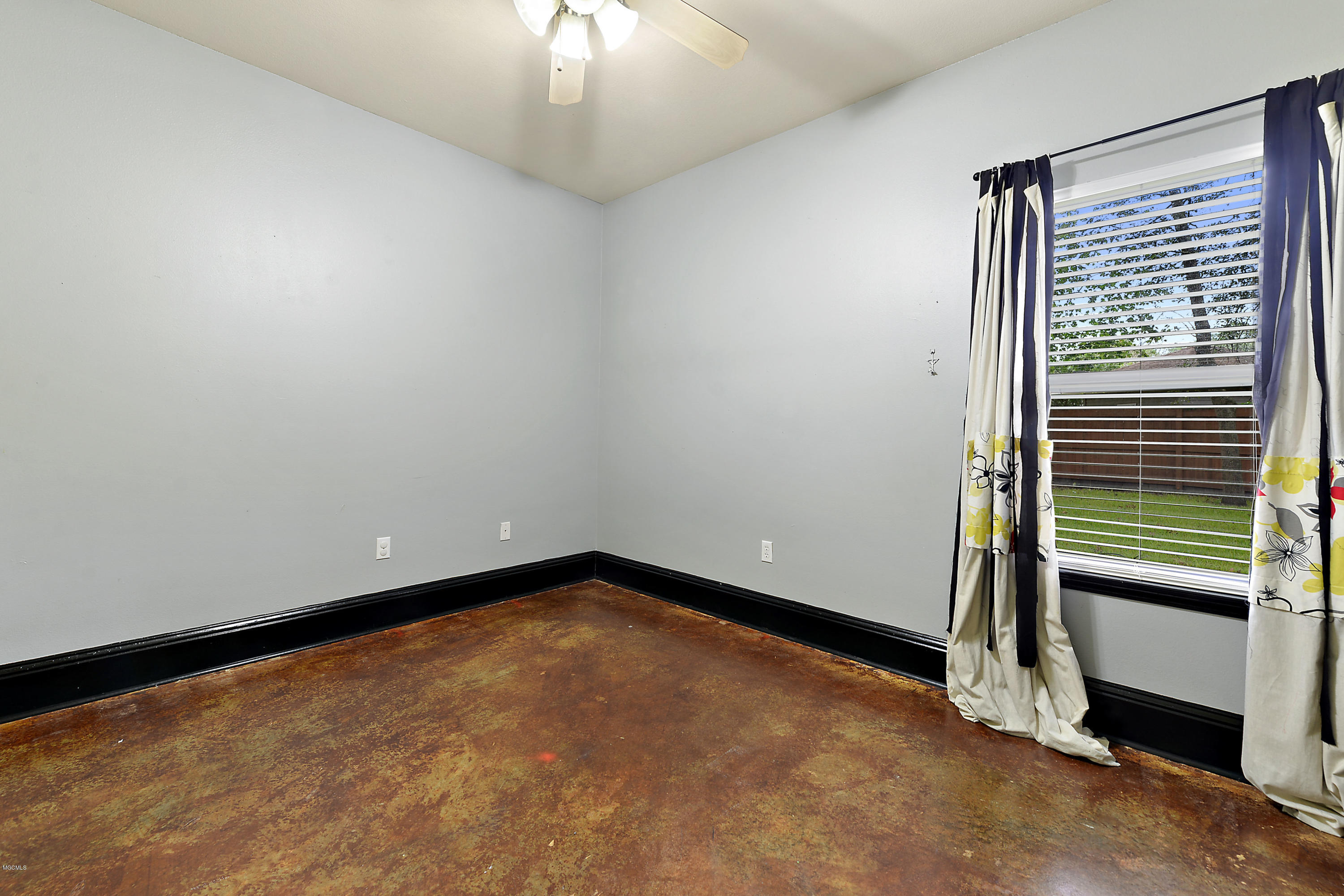 7832 Rue Morgan Ocean Springs, MS 39564 - Photo 20 of 27 015