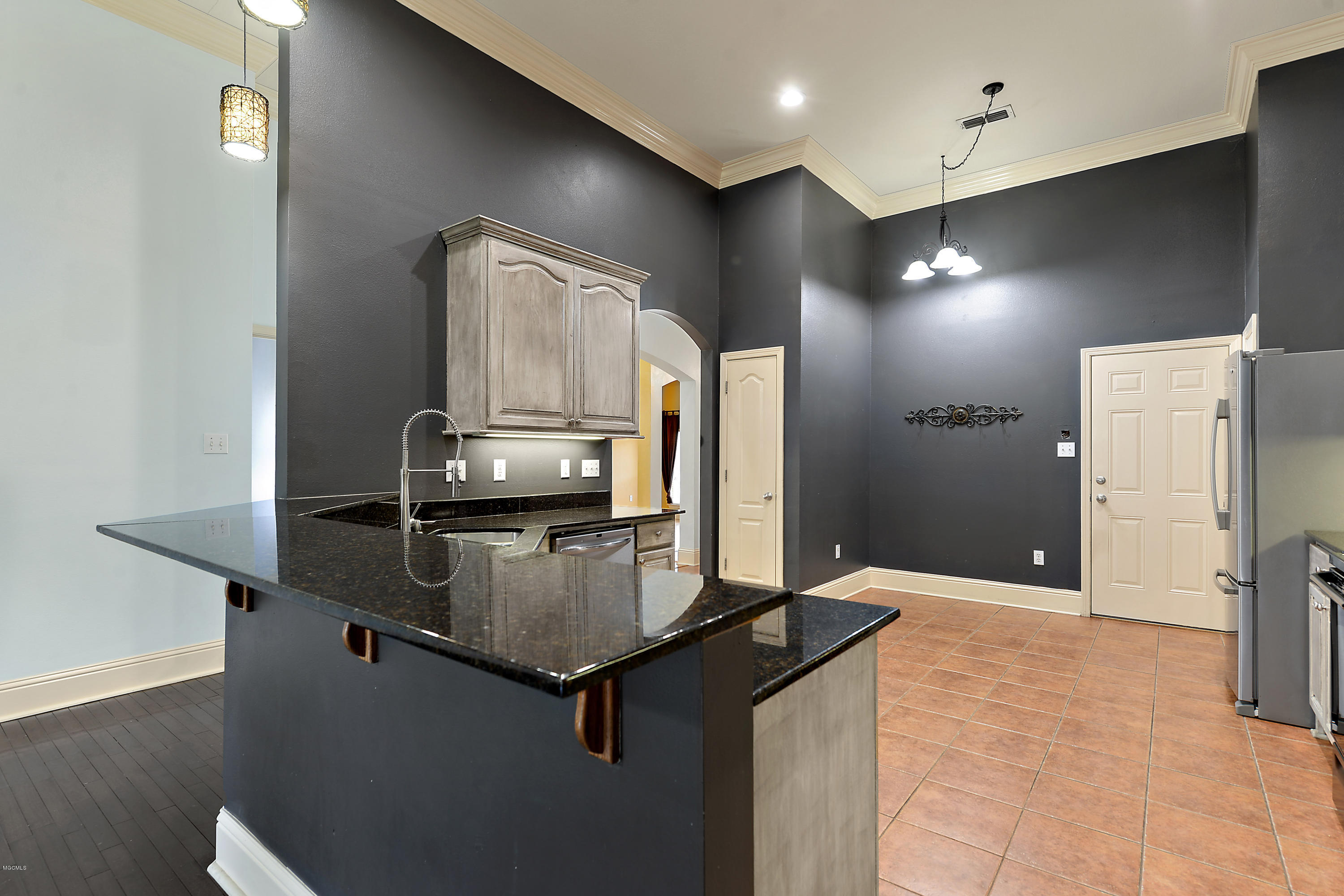 7832 Rue Morgan Ocean Springs, MS 39564 - Photo 8 of 27 007
