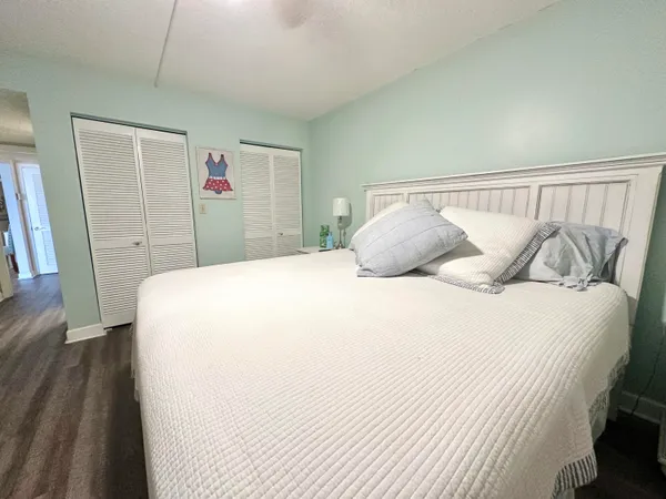 a close view of light fixtures
