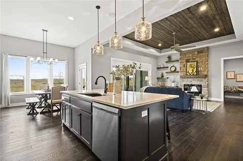 $790,565 | 25012 West 89th Street, Lenexa, KS 66227