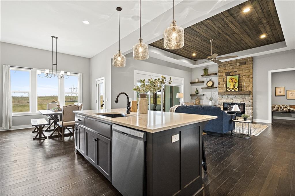 25012 West 89th Street Lenexa, KS 66227 - Photo 12 of 41