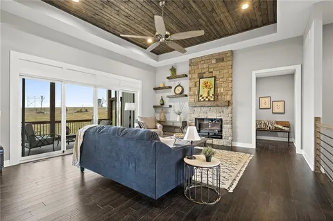 $790,565 | 25012 West 89th Street, Lenexa, KS 66227