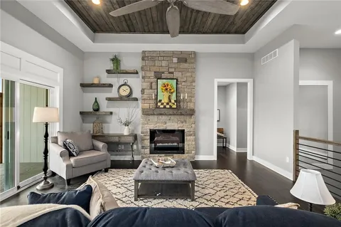 $790,565 | 25012 West 89th Street, Lenexa, KS 66227