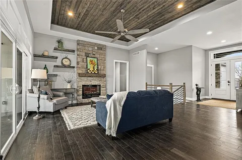 $790,565 | 25012 West 89th Street, Lenexa, KS 66227