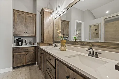 $790,565 | 25012 West 89th Street, Lenexa, KS 66227