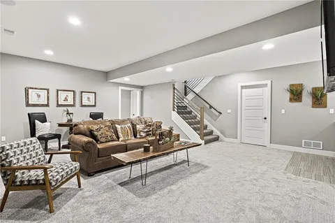 $790,565 | 25012 West 89th Street, Lenexa, KS 66227