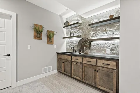 $790,565 | 25012 West 89th Street, Lenexa, KS 66227