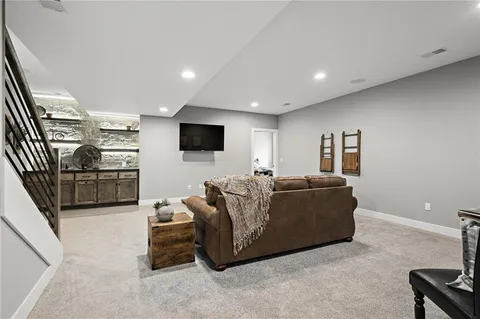 $790,565 | 25012 West 89th Street, Lenexa, KS 66227