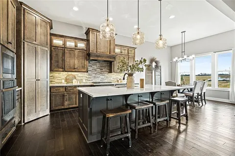 $790,565 | 25012 West 89th Street, Lenexa, KS 66227