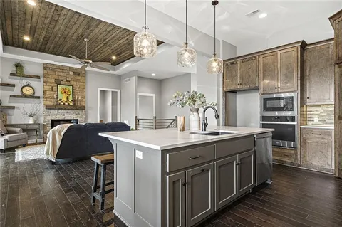 $790,565 | 25012 West 89th Street, Lenexa, KS 66227