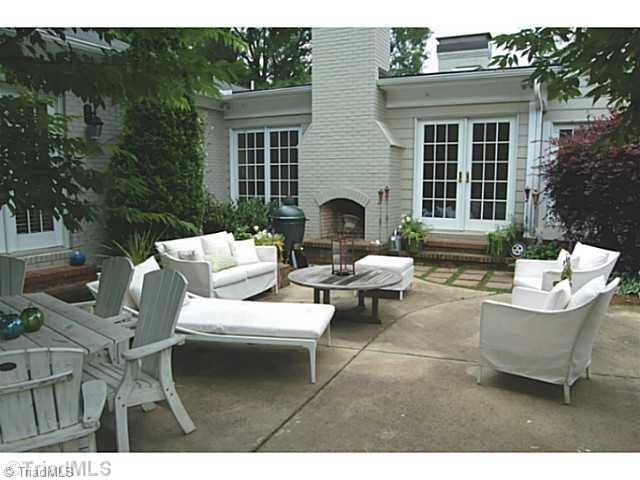 808 Dover Road Greensboro, NC 27408 - Photo 14 of 16 Patio/Deck.