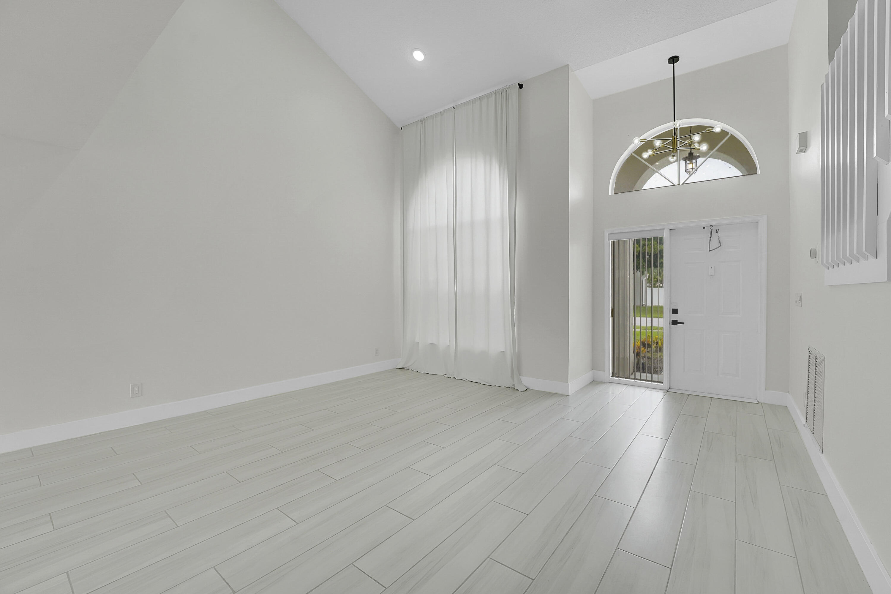 7282 Michigan Isle Road Lake Worth, FL 33467 - Photo 8 of 43 08_living room