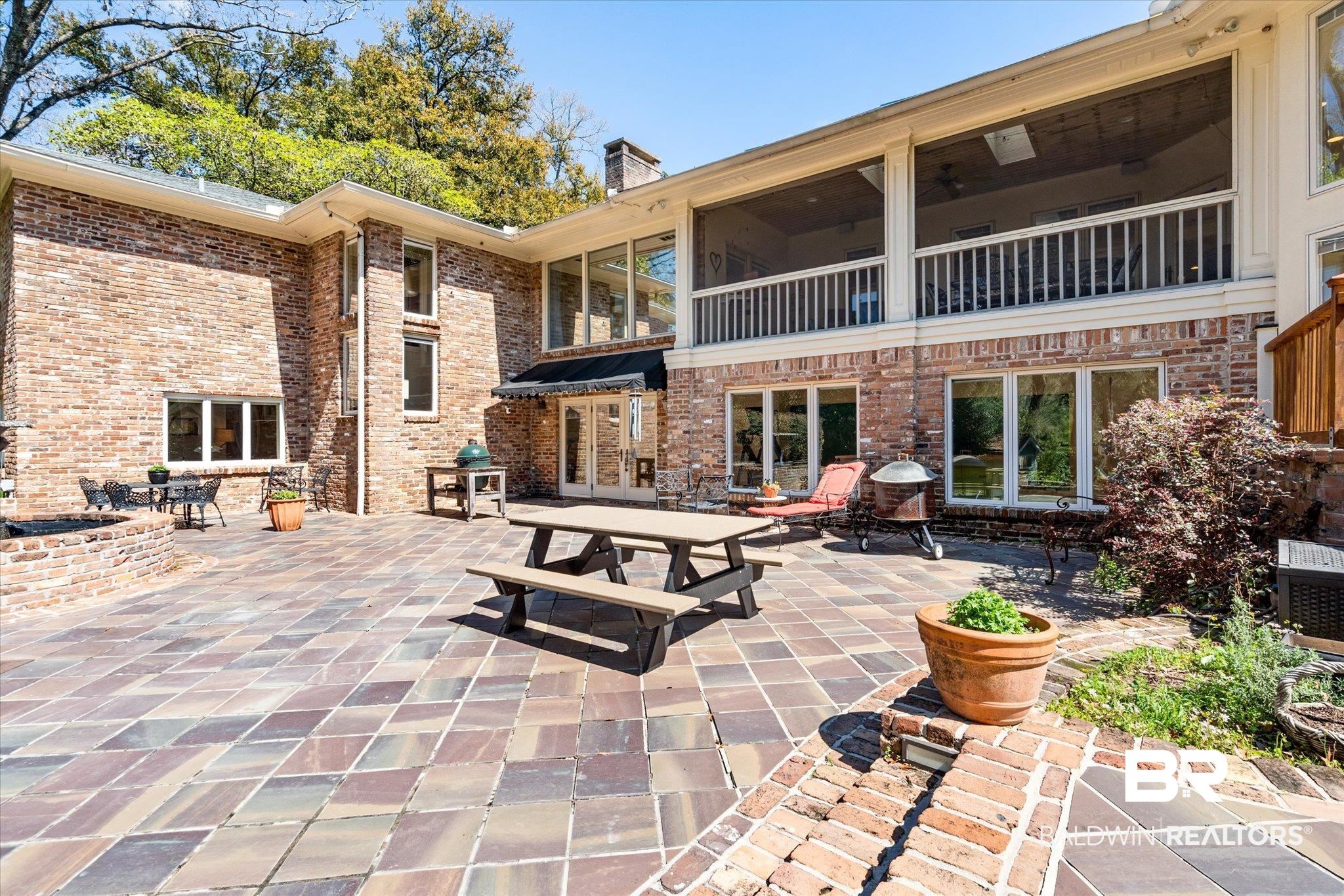 4 Kingsway Mobile, AL 36608 - Photo 32 of 44 View of patio / terrace