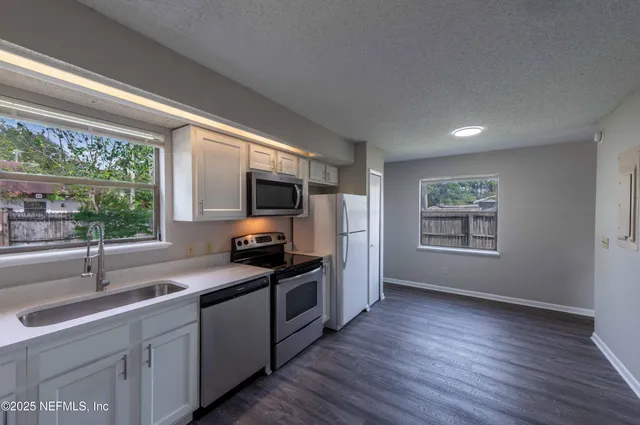 $1,695 | 890 Hibiscus Street, Atlantic Beach, FL 32233