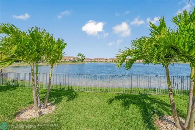 $1,399,999 | 9800 South Miralago Way, Parkland, FL 33076