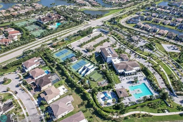 $1,399,999 | 9800 South Miralago Way, Parkland, FL 33076