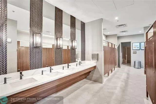 $1,399,999 | 9800 South Miralago Way, Parkland, FL 33076