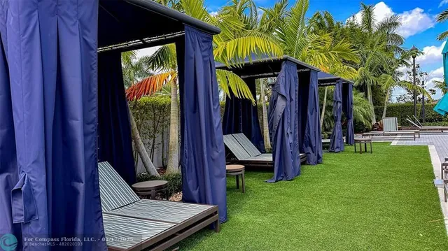 $1,399,999 | 9800 South Miralago Way, Parkland, FL 33076