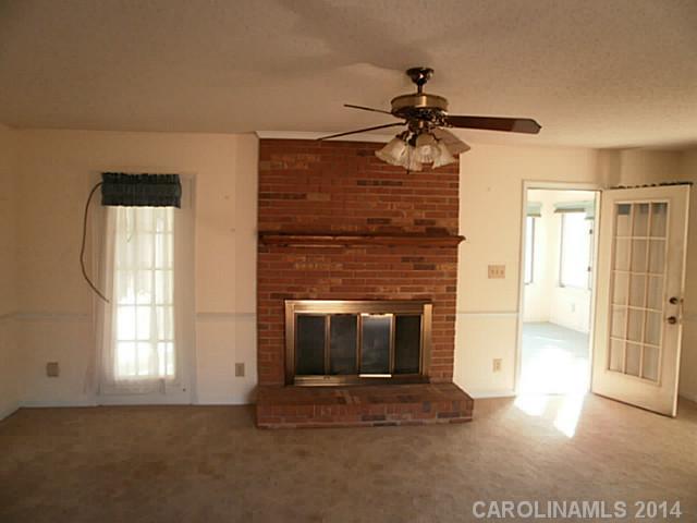 623 Gum Branch Road Charlotte, NC 28214 - Photo 3 of 16 Gallery Image 3