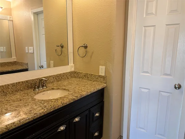 $2,900 | 18210 Bal Harbour Drive, Nassau Bay, TX 77058