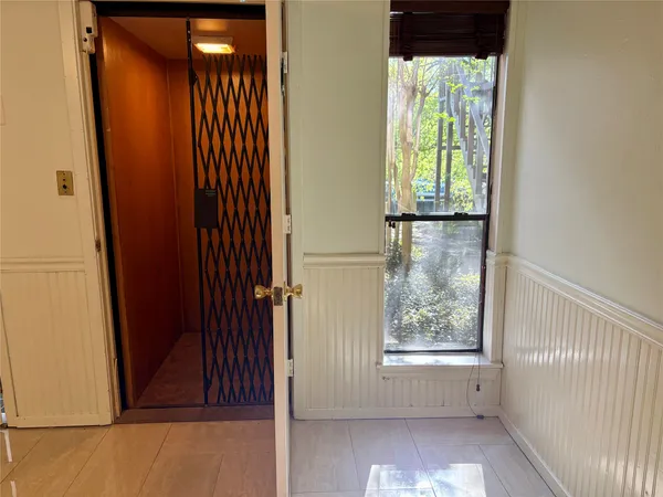 $2,900 | 18210 Bal Harbour Drive, Nassau Bay, TX 77058