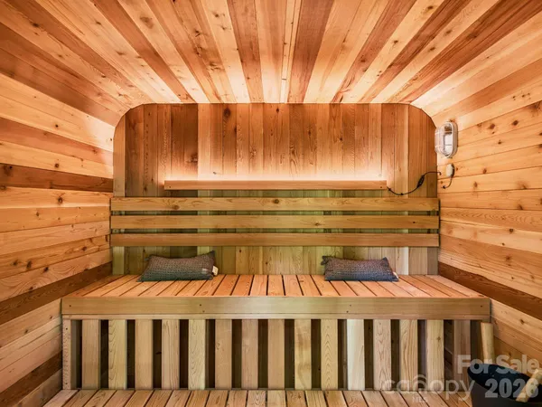$650,000 | 37 Grinnin Sun Road, Burnsville, NC 28714