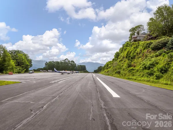 $650,000 | 37 Grinnin Sun Road, Burnsville, NC 28714