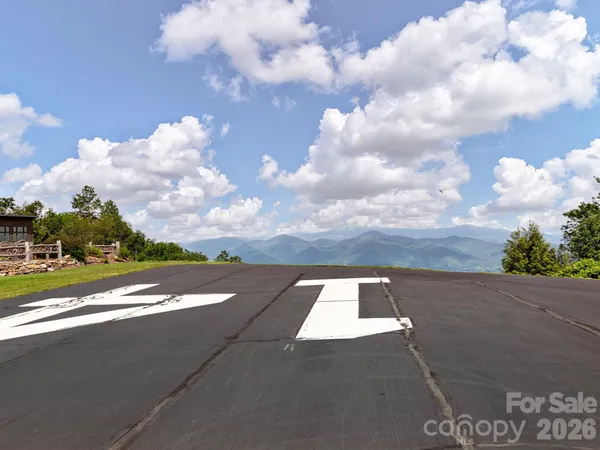 $650,000 | 37 Grinnin Sun Road, Burnsville, NC 28714