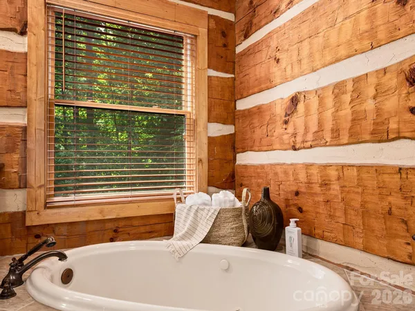 $650,000 | 37 Grinnin Sun Road, Burnsville, NC 28714