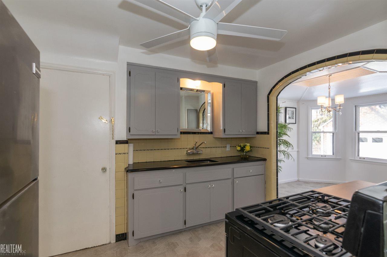 20499 Sheffield Road Detroit, MI 48221 - Photo 10 of 27 31372175-9.JPG