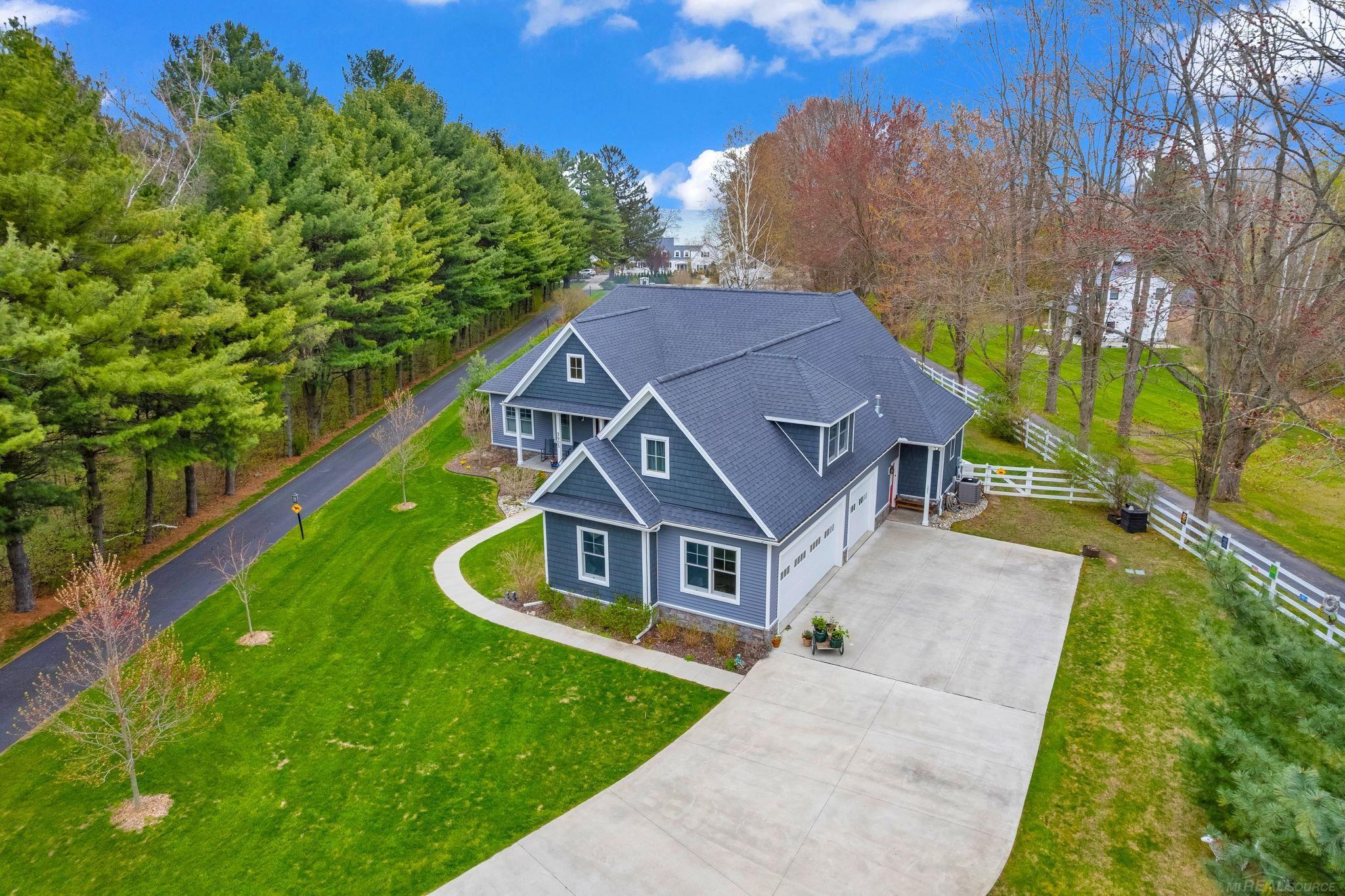 3905 Lakeshore Road Lexington, MI 48450 - Photo 1 of 86
