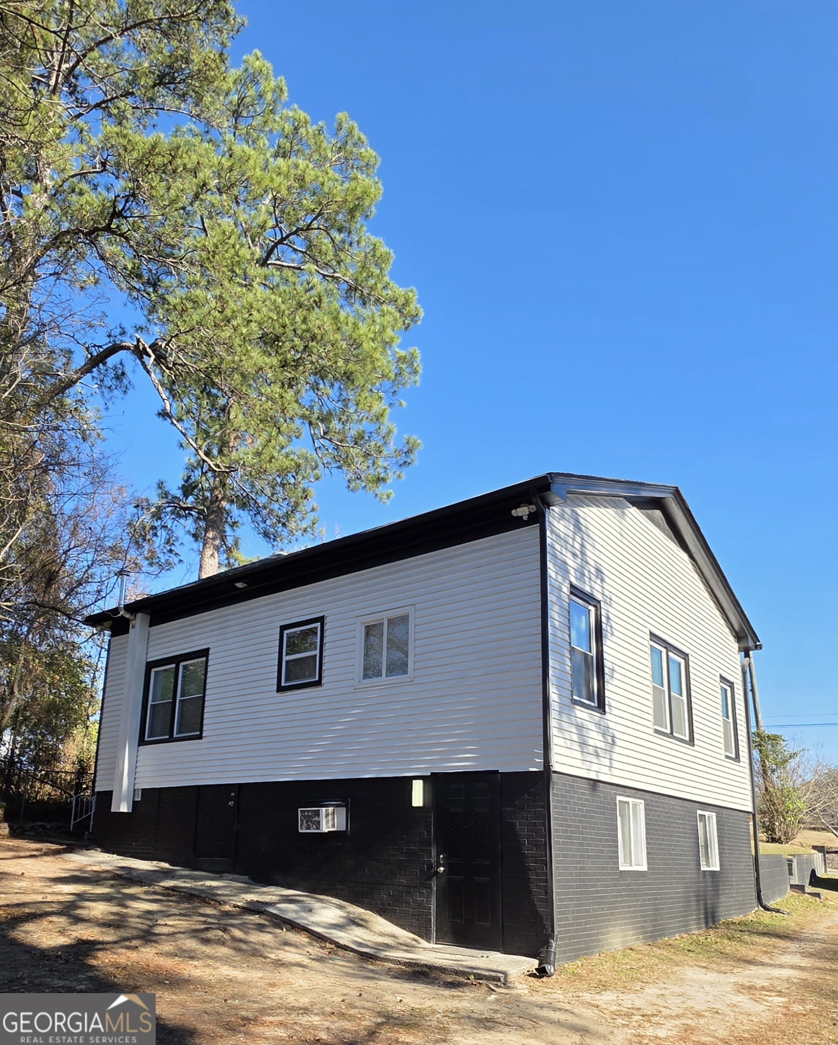 1156 Clinton Road Macon, GA 31211 - Photo 6 of 30