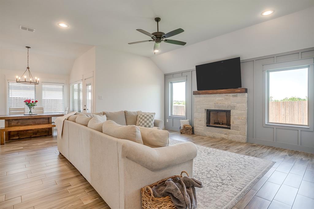149 Sammy Street Godley, TX 76044 - Photo 11 of 33
