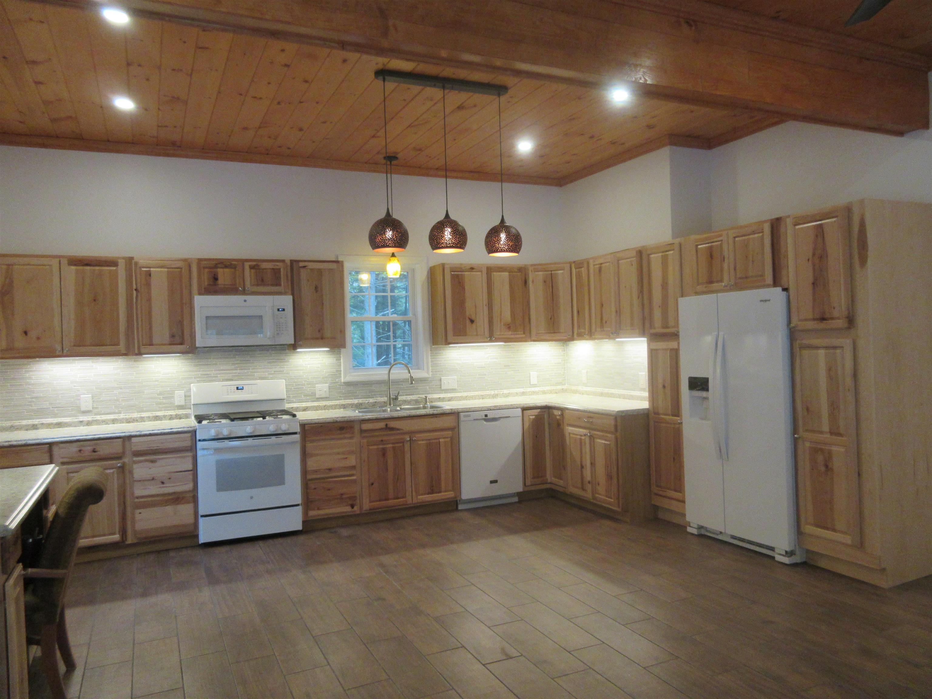 375 Bog Road Hillsborough, NH 03244 - Photo 5 of 37 Gallery Image 5
